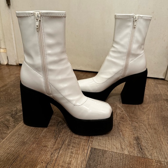 Katy Perry Heightened Platform Bootie - Picture 5 of 10